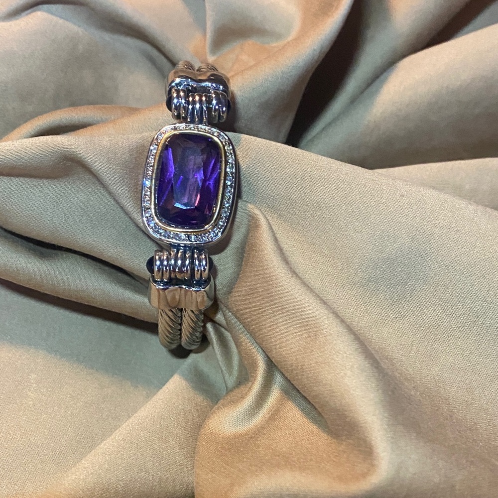 Elegant Silver Bracelet with Purple Gemstone - Picture 2 of 8